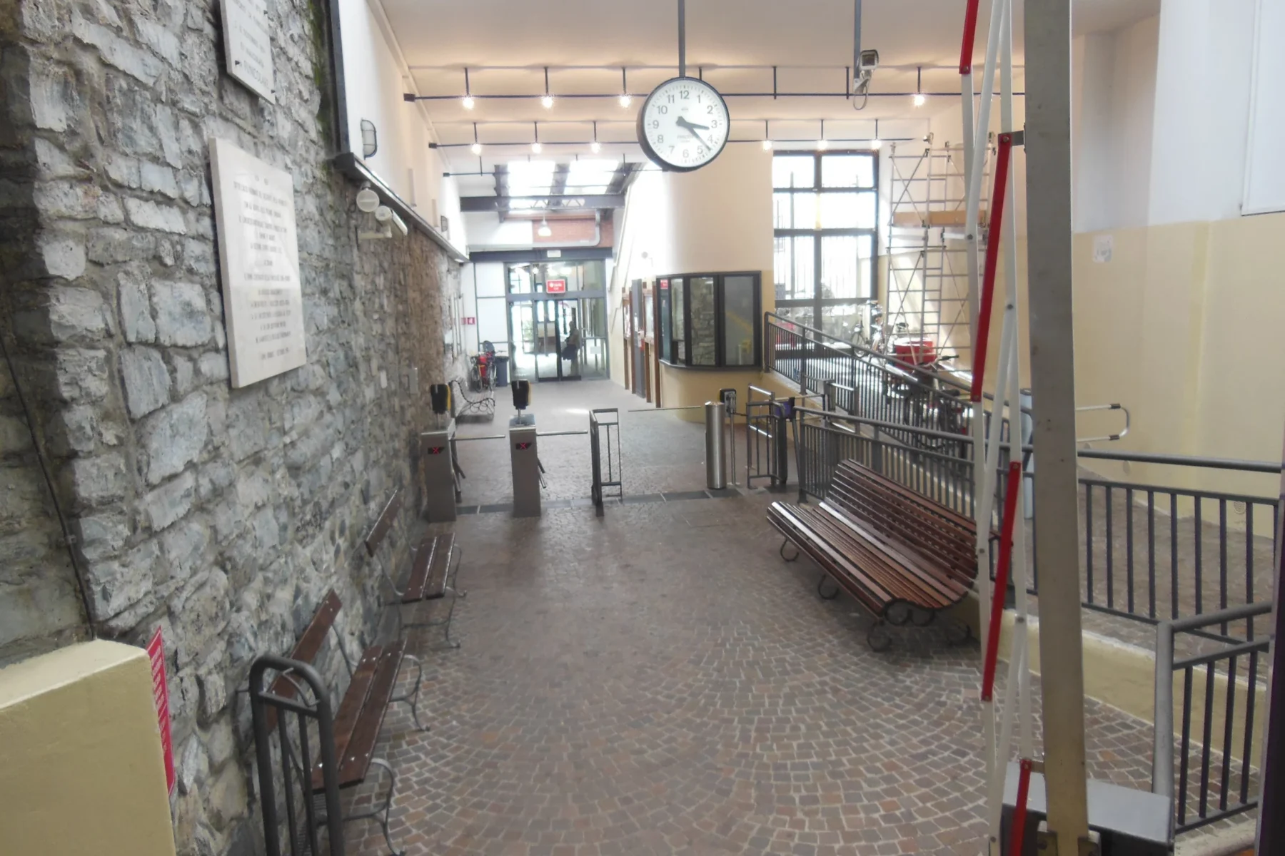 Brunate — demo tour image 1