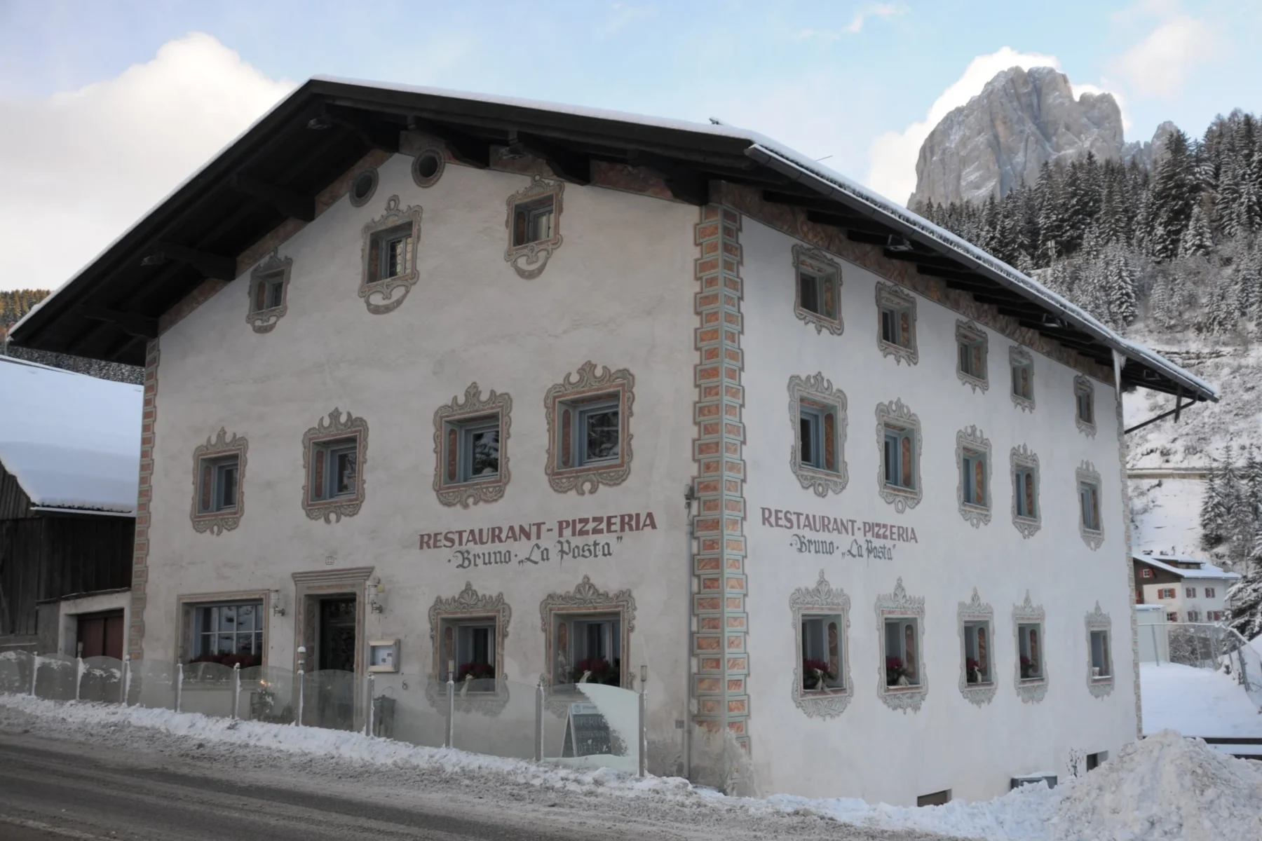Santa Cristina — demo tour image 1